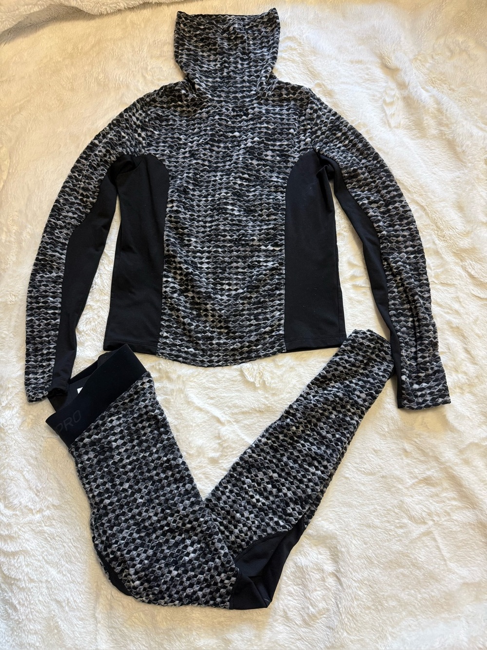 Nike Pro Hyperwarm Matching Set | Turtleneck Top & Leggings | Size M